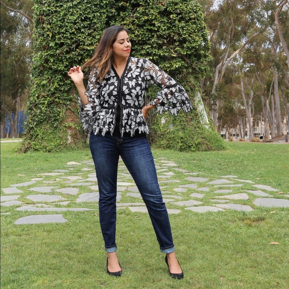 Flower Crochet Peplum Top - Picture 4 of 8